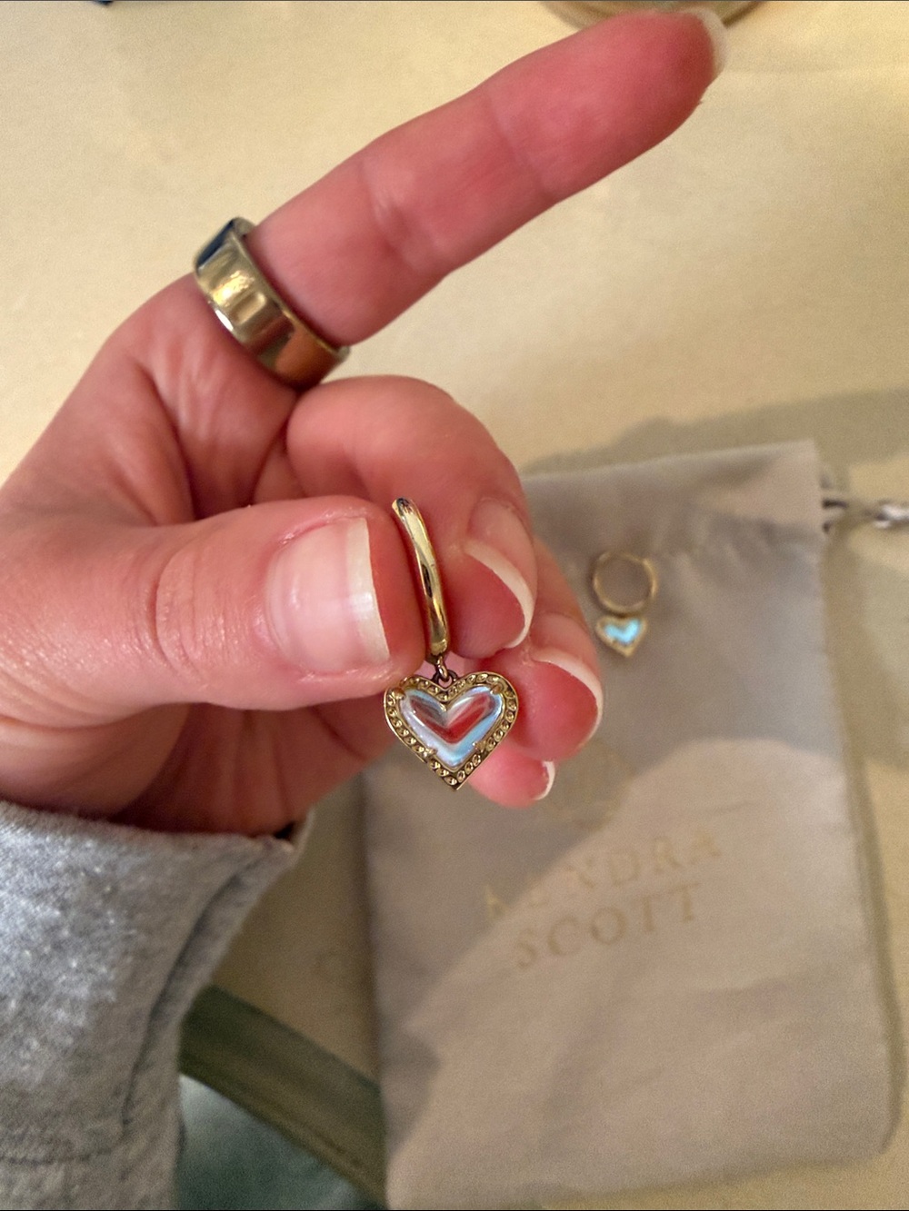 Kendra Scott Gold Heart Hoop Earrings with Iridescent Accent - Picture 2 of 4